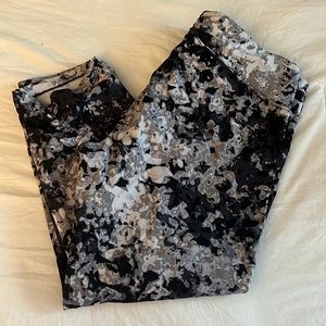 Calvin Klein size Large workout leggings